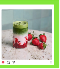 Matcha mit Erdbeeren